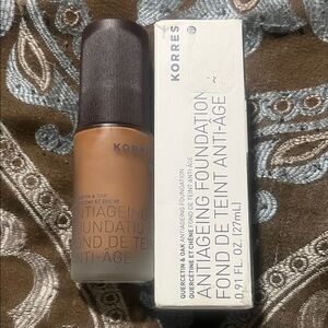 Korres Quercetin & Oak Anti-Ageing Foundation